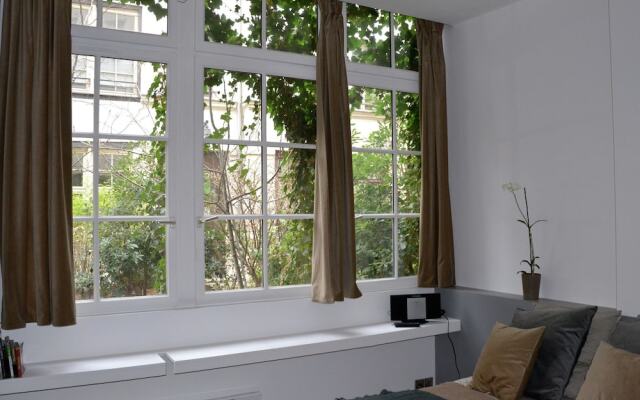 Modern Apartment in Île-de-france With Private Terrace