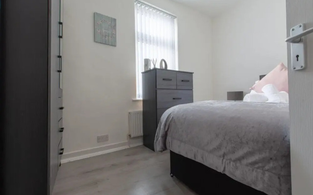Lux Apartments 4 Bedroom House Molyneux