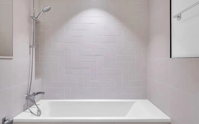 Marina Harbour View 2BR & Beach Access