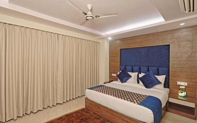 Hotel Cardinal Express OXMO Delhi Airport