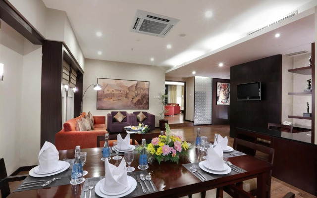 Grand Candi Hotel