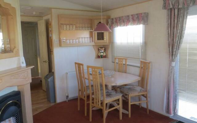 Tinys Place
