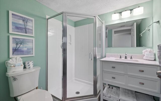 Pelican Beach 0211 1 Bedroom Condo by Pelican Beach Management