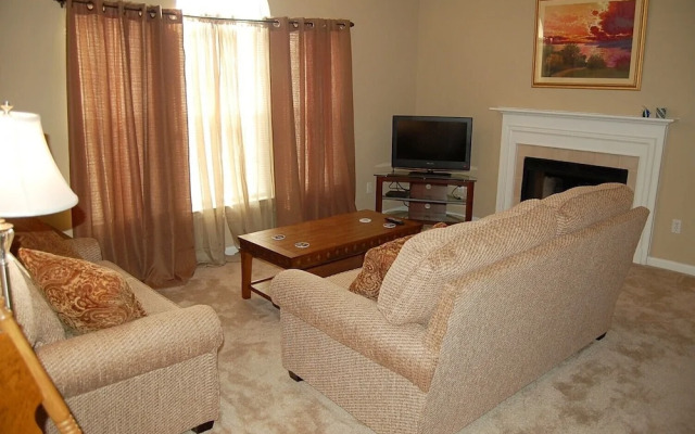 Colony Club D8 condo