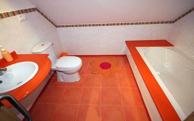 House - 3 Bedrooms with Sea views - 101983