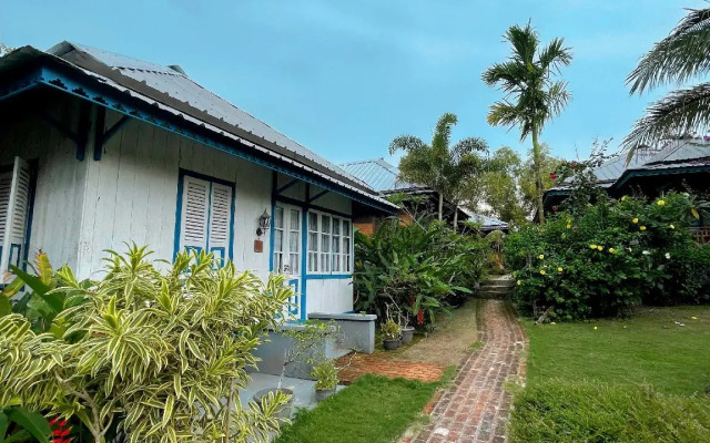 Rock and Wreck Dive Resort