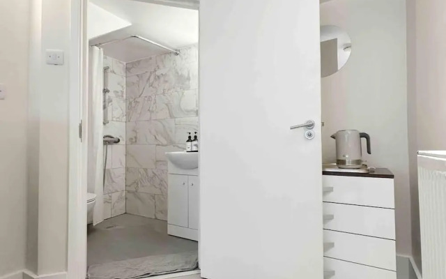 Remarkable 1-bed House in London