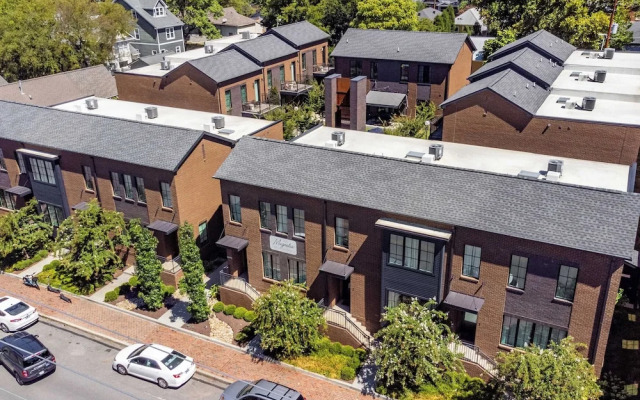 The Magnolia 2 by Avantstay Germantown Balcony