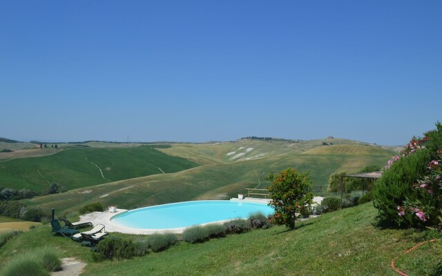 Apartment With Beautiful View in the Crete Senesi