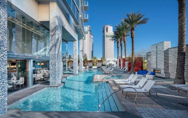 StripViewSuites at Palms Place