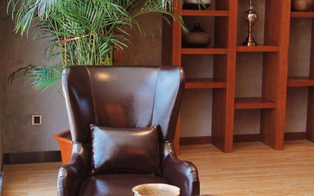 James Joyce Coffetel Qinhuangdao Railway Station