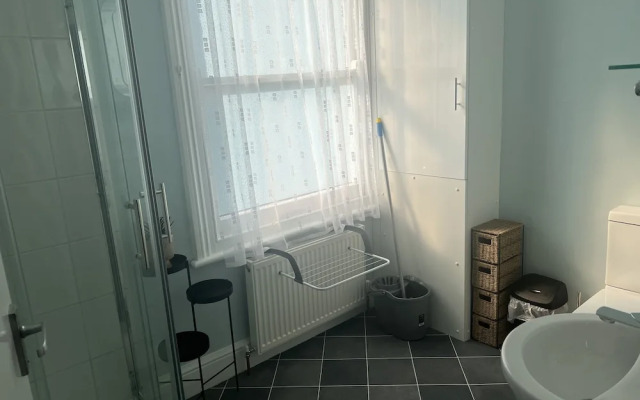 Spacious 1-bed Apartment in the Heart of Herne Bay