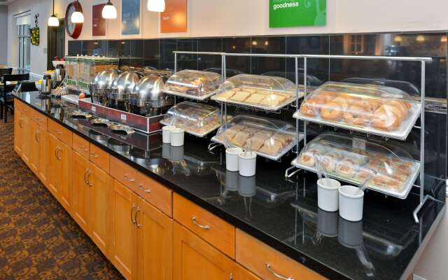 Comfort Suites Airport Tukwila Seattle