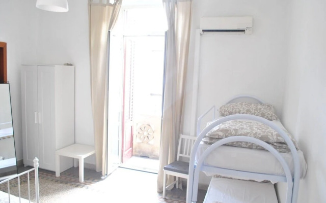 Sunrise Hostel & Rooms