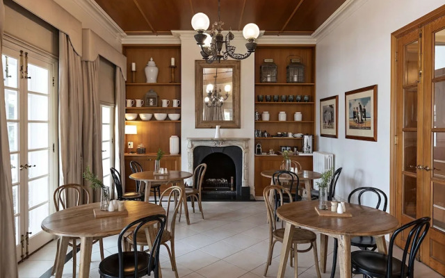 Oscars Waterfront Boutique