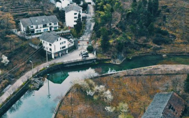 Yuyao 702 Resort