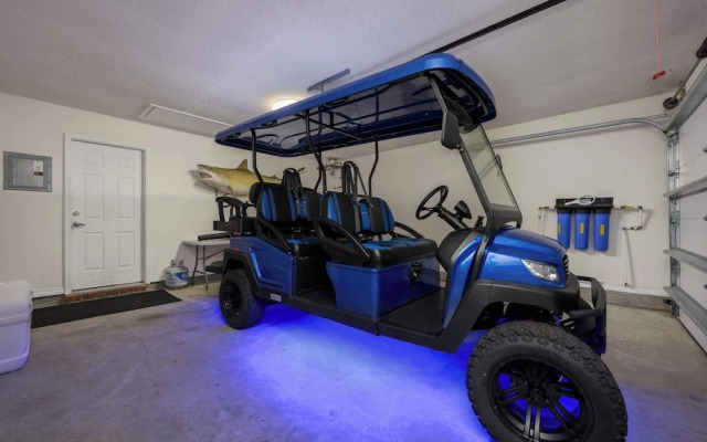 Golf Cart & Private Pool!