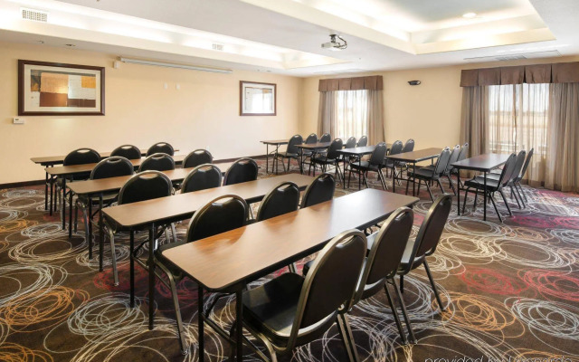 Holiday Inn Express & Suites Chowchilla - Yosemite Park Area by IHG