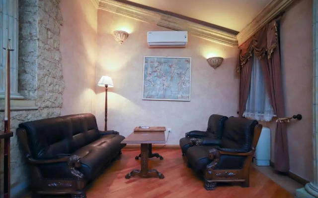 Valensia Hotel And Resort