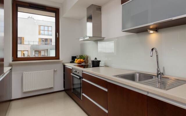 Obrzeżna Apartment by Renters