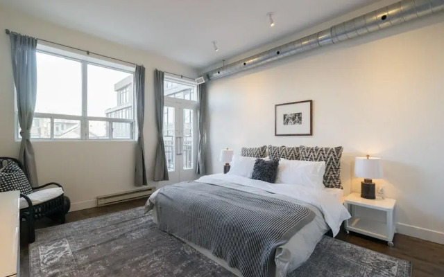 Applewood Suites - The Ossington Loft
