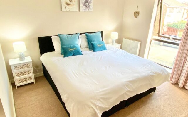 5-bed Townhouse Salford Deep Cleaned