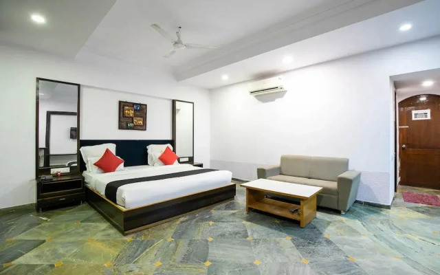 The Grand Mid Way by OYO Rooms