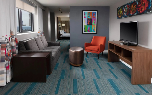 Aloft Nashville West End