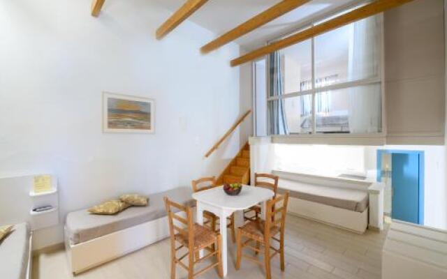 'Captain's House' Traditional Hotel Suites