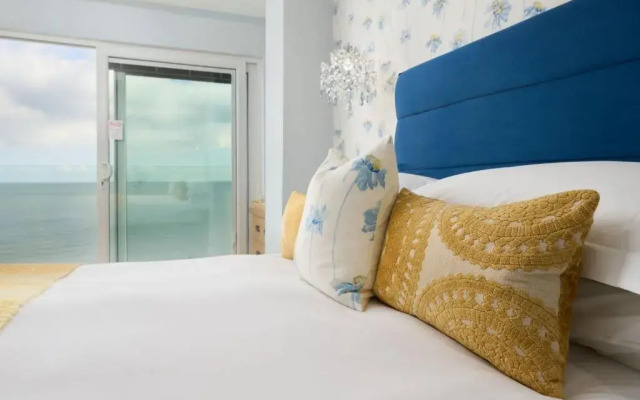 Channel View Hotel
