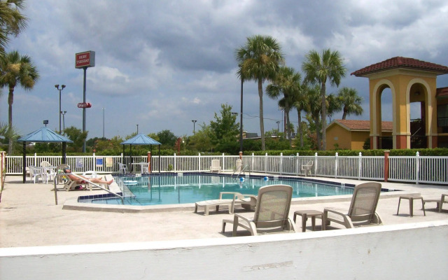 Red Roof inn Plus