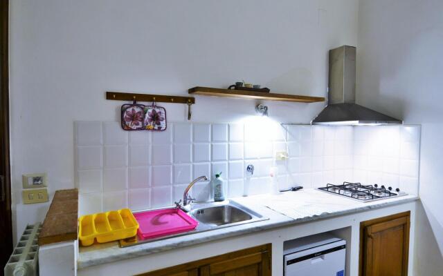 Lovely apartment in Mantignana with private terrace