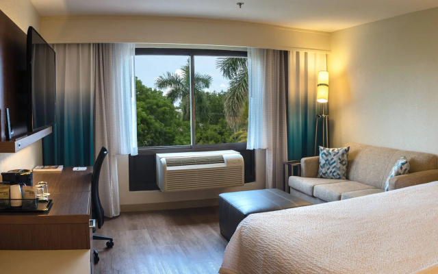 Courtyard by Marriott - Naples