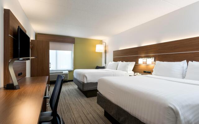 Holiday Inn Express & Suites Charlotte Arpt-Belmont by IHG