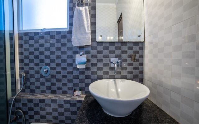 OYO 14545 Hotel Blueleaf