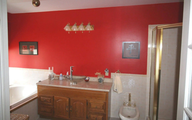 Twin Lakes Retreat Bed and Breakfast