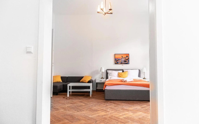 Joyful Apartments at Superb Location near AKH Hospital