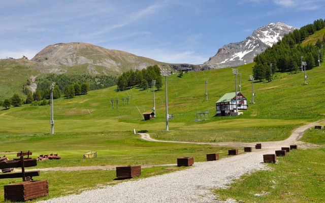 Teleo 103 Ski In - Ski Out 50m