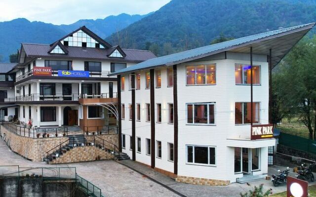 Fabhotel Pink Park