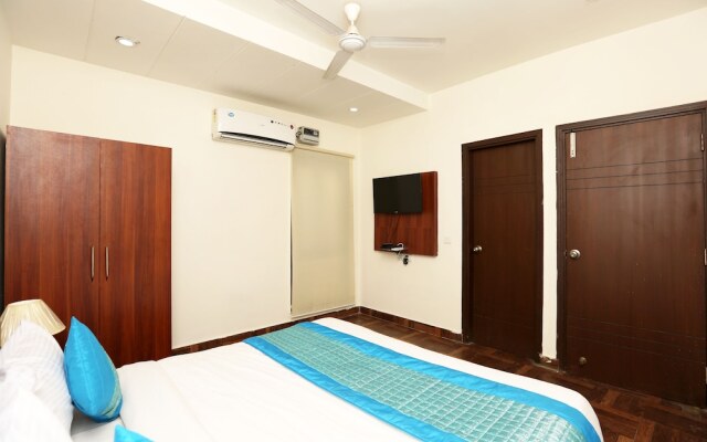 OYO 8497 near Delhi Airport