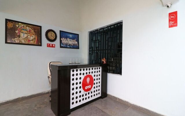 OYO 11520 Galaxy Paradise