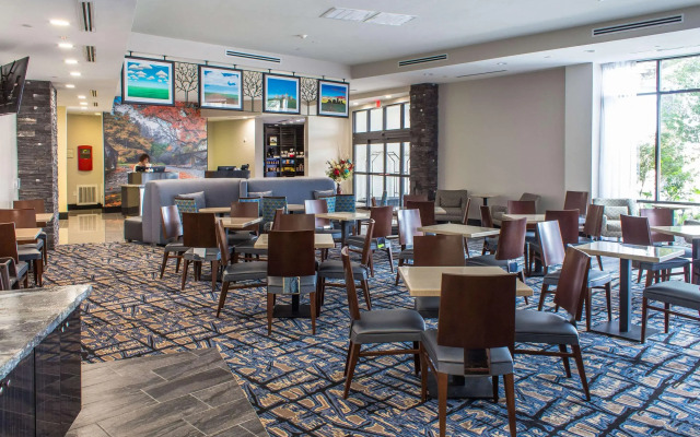 La Quinta Inn & Suites by Wyndham Lubbock Southwest