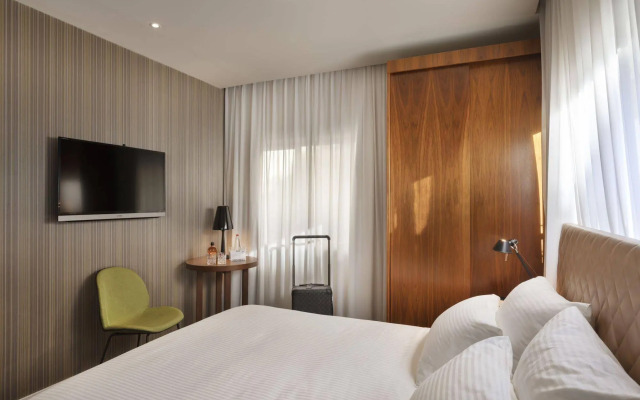 Jacob Shenkin Hotel