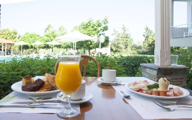 Acrotel Lily Ann Village