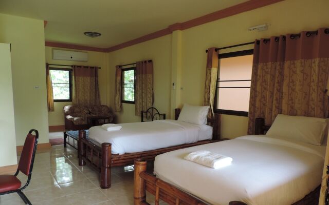 Khunnam Rimtarn Resort