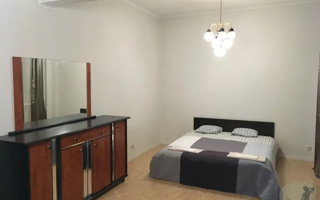 U Belogo Doma Guest House