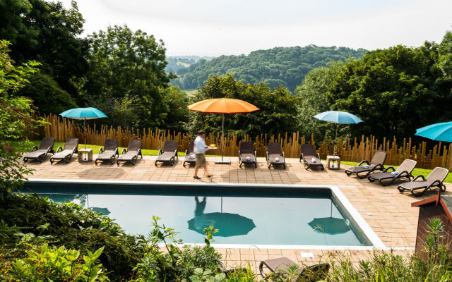 Combe Grove Manor Hotel