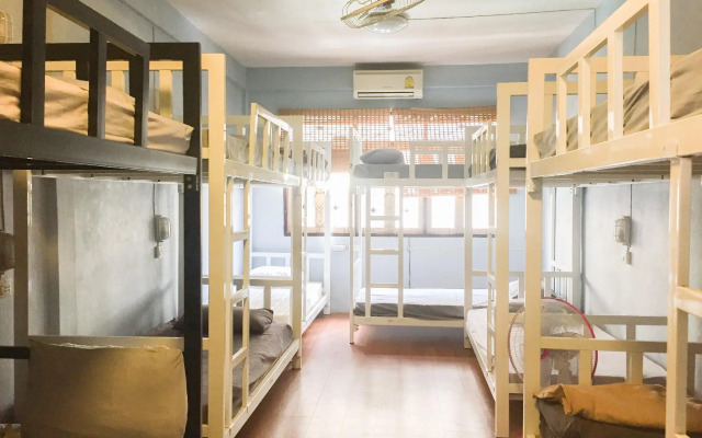 Siam Journey Guesthouse - Hostel