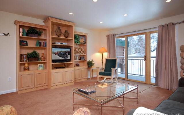 Scandinavian Lodge and Condominiums