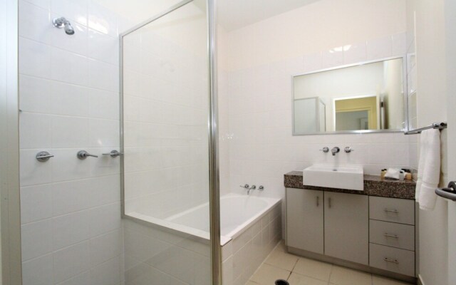 Beachside Apartment 5